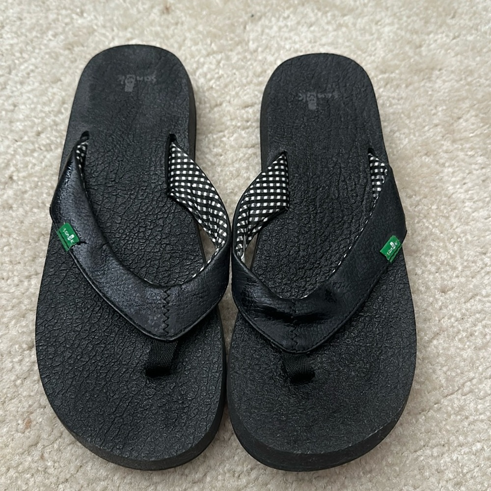 Sanuk black womens size 8 yoga mat flip flops